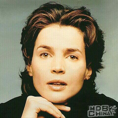 朱莉婭·奧蒙德124019