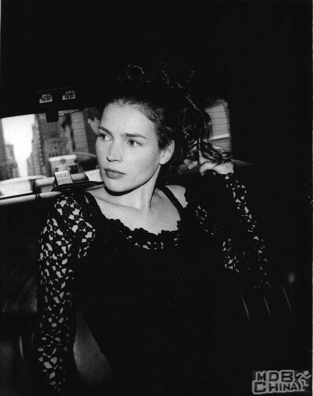 朱莉婭·奧蒙德124020