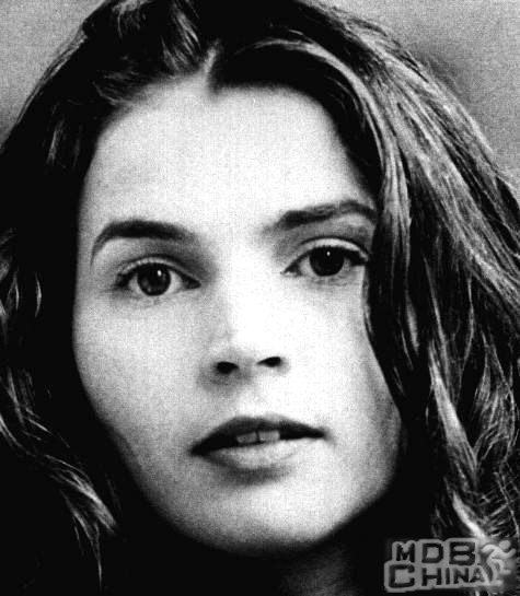 朱莉婭·奧蒙德124025