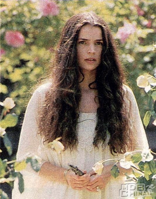 朱莉婭·奧蒙德124026