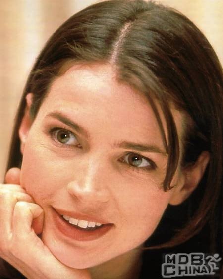 朱莉婭·奧蒙德124028