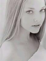 阿曼達·西耶弗里德194286